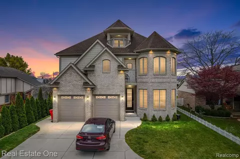 37841 Lakeshore Dr, Harrison Township, MI 48045