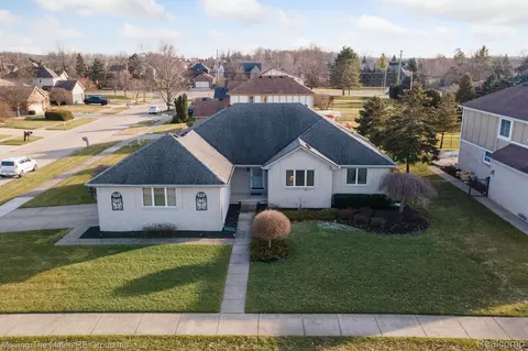 16124 Violet Dr, Macomb, MI 48042