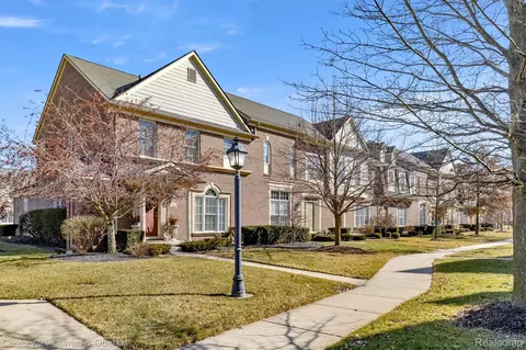 1275 E Crystal Cir, Canton, MI 48187