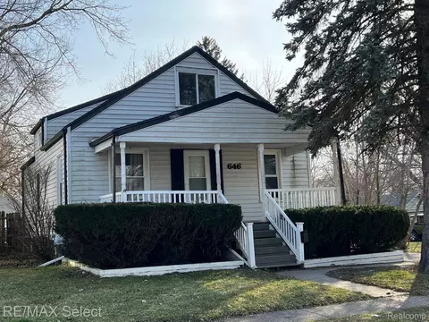646 Beach St, Mount Morris, MI 48458