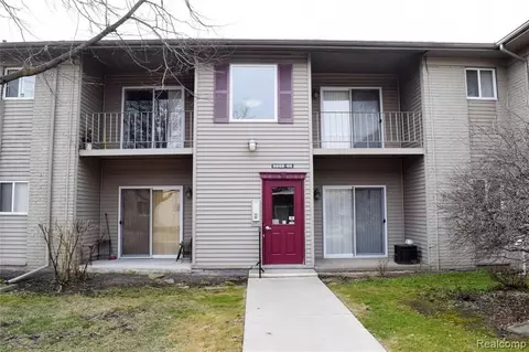 9958 Allen Pointe Dr, Allen Park, MI 48101