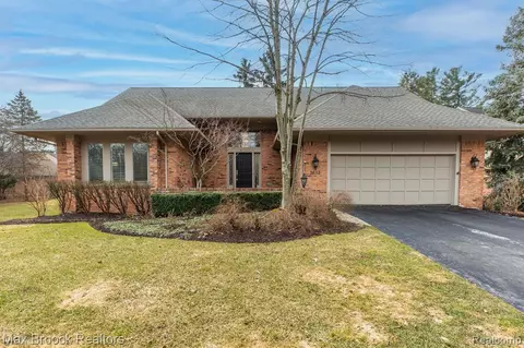 3633 York, Bloomfield Hills, MI 48301