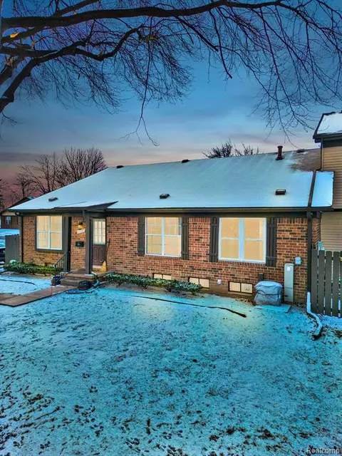 35260 Bristlecone, Clinton Township, MI 48035