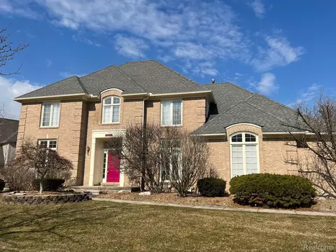21071 Wheaton Ln, Novi, MI 48375