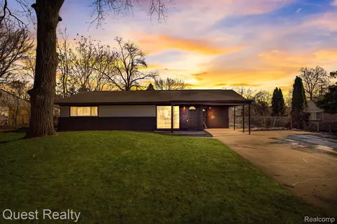 2117 Saint Joseph St, West Bloomfield, MI 48324