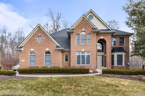44270 Cypress Point Dr, Northville, MI 48168