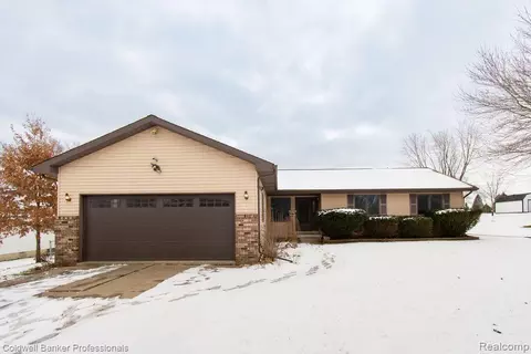 7299 Potter Rd, Flushing, MI 48433