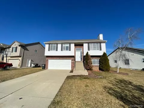 775 Red Fox Trl, Dundee, MI 48131