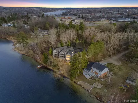 190 Lake Shore Dr #2, Lake Orion, MI 48362