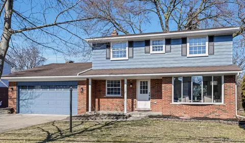 23433 Denton St, Clinton Township, MI 48036