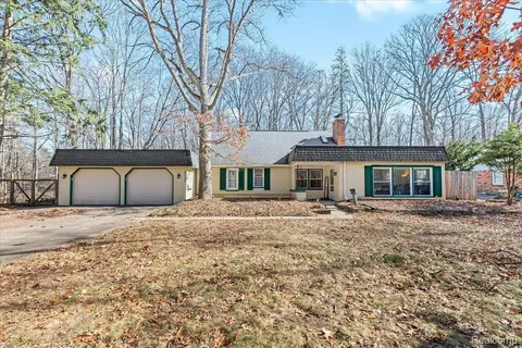 23970 Mcallister St, Southfield, MI 48033