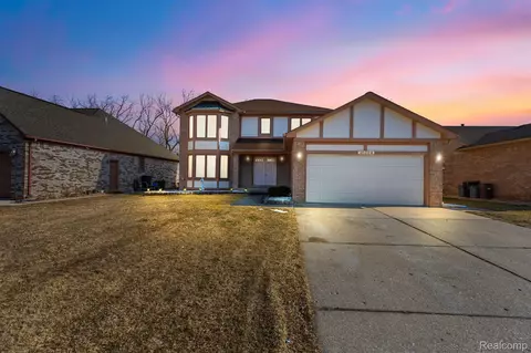 35224 Vito Dr, Sterling Heights, MI 48310