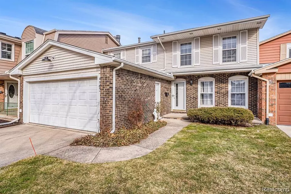 525 Parke, Grand Blanc, MI 48439 1 photo Movoto