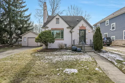 710 E 2nd St, Royal Oak, MI 48067