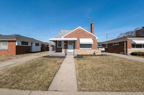 9025 E Outer Dr, Detroit, MI 48213
