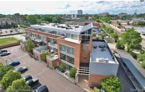 322 E Harrison Ave #23, Royal Oak, MI 48067