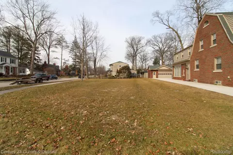 24400 Rockford St, Dearborn, MI 48124
