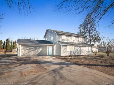 3179 Melvin Ave, Rochester Hills, MI 48307