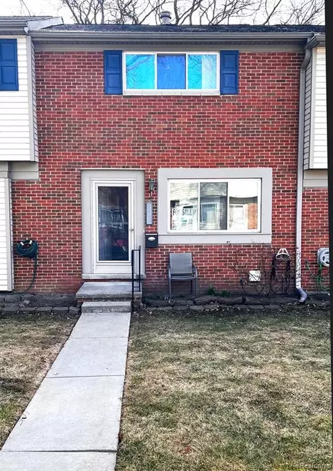 25717 Salem Ct #BLDG 11, Roseville, MI 48066