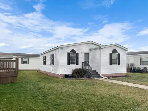1089 Cameron Cir, Raisinville, MI 48161