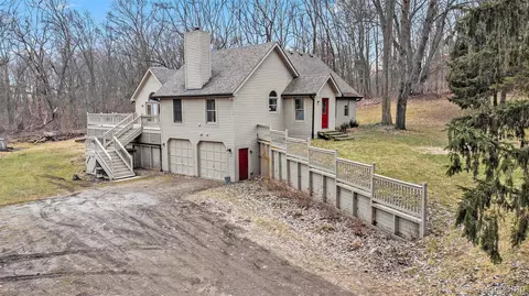 3855 E Pineview Dr, Scio, MI 48130