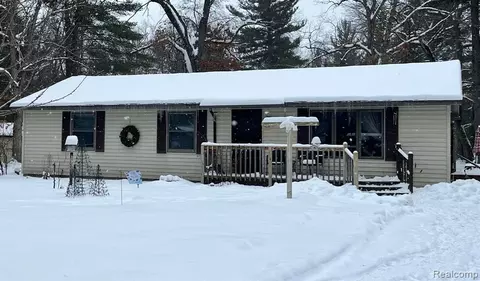 5652 N Red Oak Rd, Lewiston, MI 49756