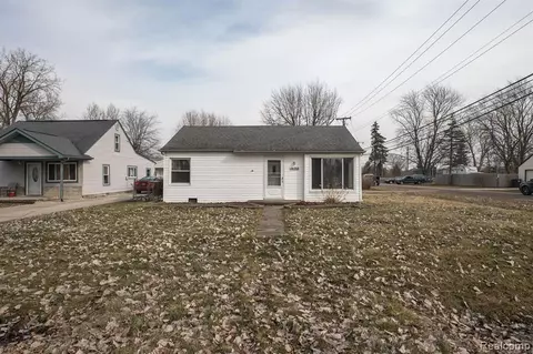 14199 Syracuse St, Taylor, MI 48180