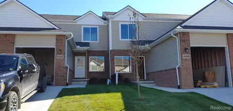 11318 Woodruff Lake Dr, Brighton, MI 48116