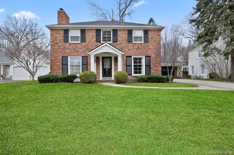163 Merriweather Rd, Grosse Pointe Farms, MI 48236