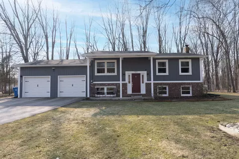 7215 Mather St, Waterford, MI 48327