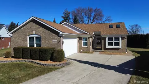 51826 Walnut Dr, Macomb, MI 48042