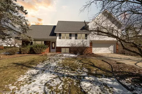 5786 Edgar Rd, Springfield, MI 48346