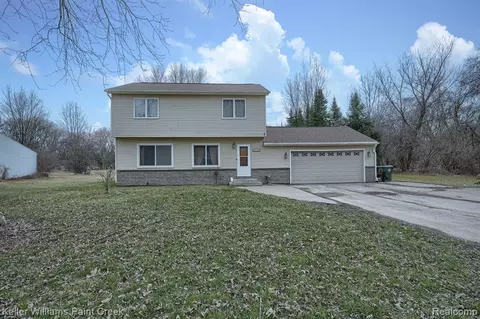 855 Laird St, Lake Orion, MI 48362