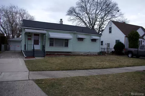 29276 Commonwealth St, Roseville, MI 48066