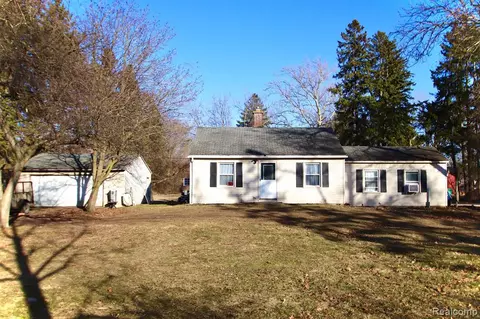 5186 Sashabaw Rd, Clarkston, MI 48346