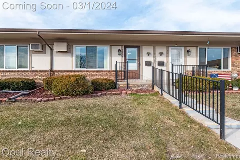 25246 Potomac #7, South Lyon, MI 48178