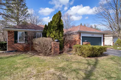 1329 Merriweather, Wixom, MI 48393