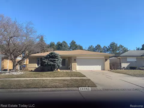 28362 James Dr, Warren, MI 48092