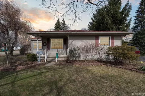 36650 Romulus Ave, Romulus, MI 48174