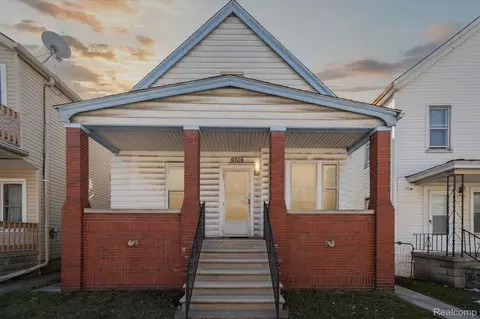 9709 Gallagher St, Hamtramck, MI 48212
