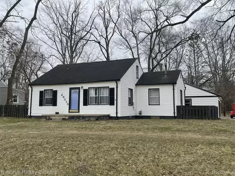 29535 S Joy Rd, Westland, MI 48185