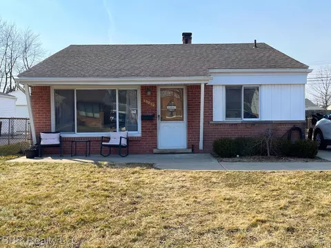 15734 Mulberry St, Southgate, MI 48195