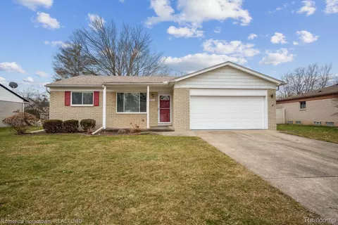 18323 Myron St, Livonia, MI 48152