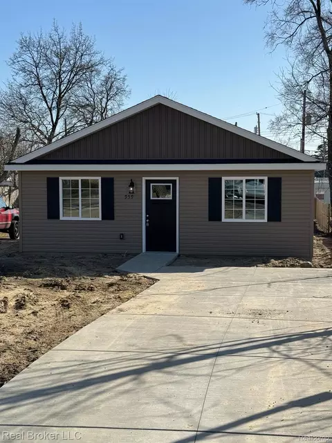 959 La Salle Ave, Waterford, MI 48328