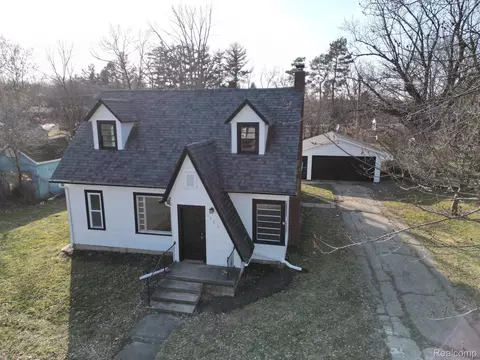 6128 Lincoln St, Mayville, MI 48744