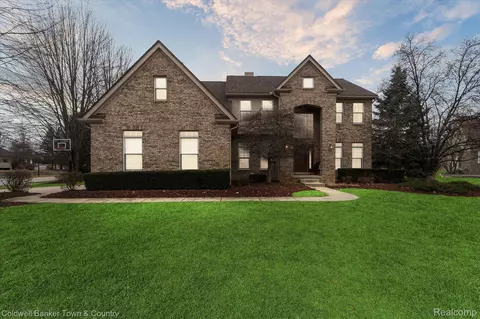 167 Prestwick Trl, Highland, MI 48357