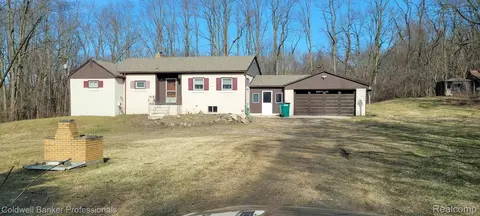 2285 Houser Rd, Holly, MI 48442