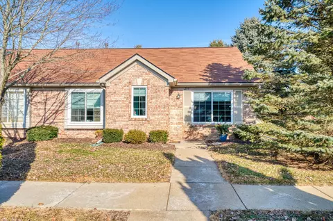 278 Countryside Crt Ct, Highland, MI 48357