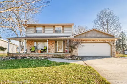 7462 New Hampshire Dr, Davison, MI 48423
