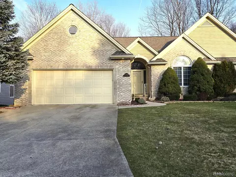 2024 Crystalwood Trl, Flint, MI 48433